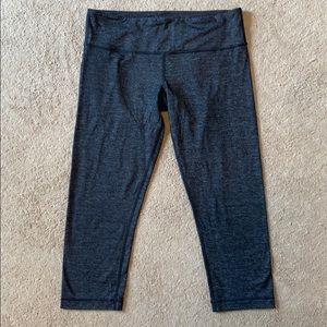 Lululemon cropped leggings. Size 8